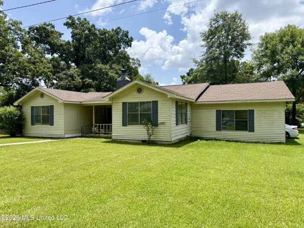 530 James Avenue, Wiggins, MS 39577