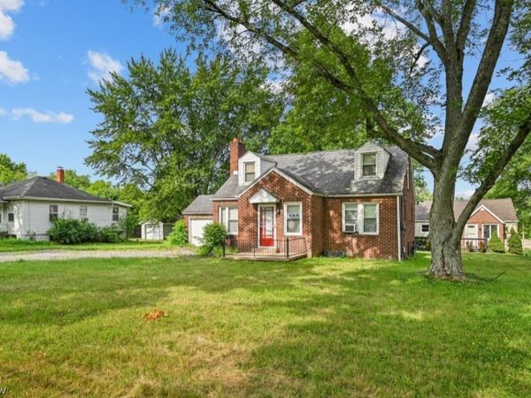 374 Niles Cortland Road SE, Warren, OH 44484