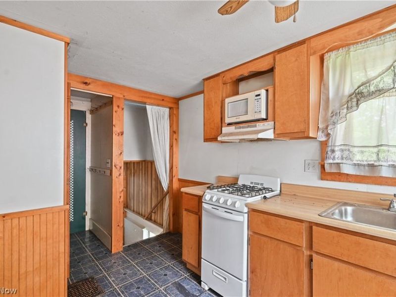 374 Niles Cortland Road SE, Warren, OH 44484 Photo 13