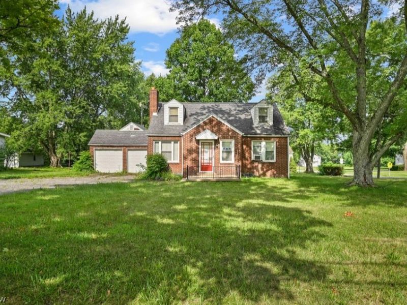 374 Niles Cortland Road SE, Warren, OH 44484 Photo 4