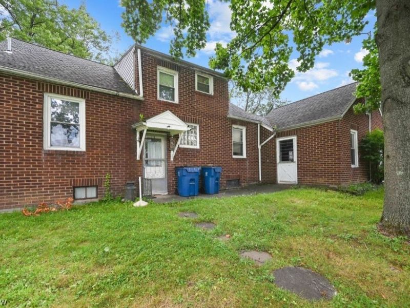374 Niles Cortland Road SE, Warren, OH 44484 Photo 5