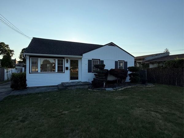 61 wall , Farmingdale, NY 11735