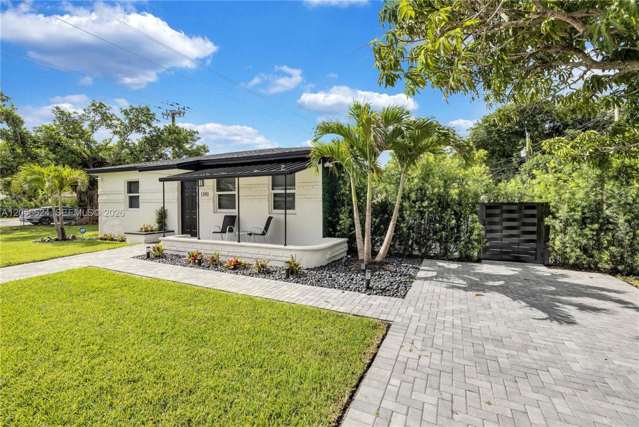 1390 NE 150th St , Miami, FL 33161 Photo