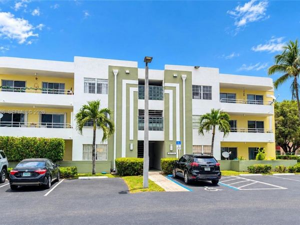 10765 SW 108th Ave, Unit 303, Miami, FL 33176