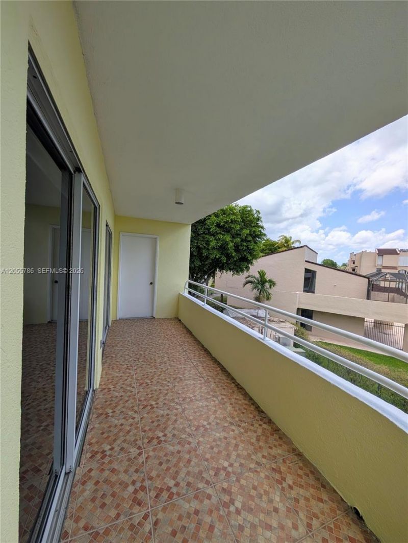 10765 SW 108th Ave , Unit 303, Miami, FL 33176 Photo
