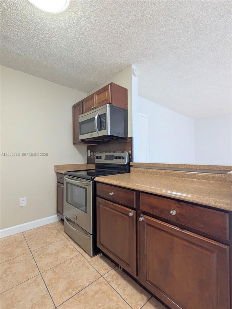 10765 SW 108th Ave , Unit 303, Miami, FL 33176 Photo