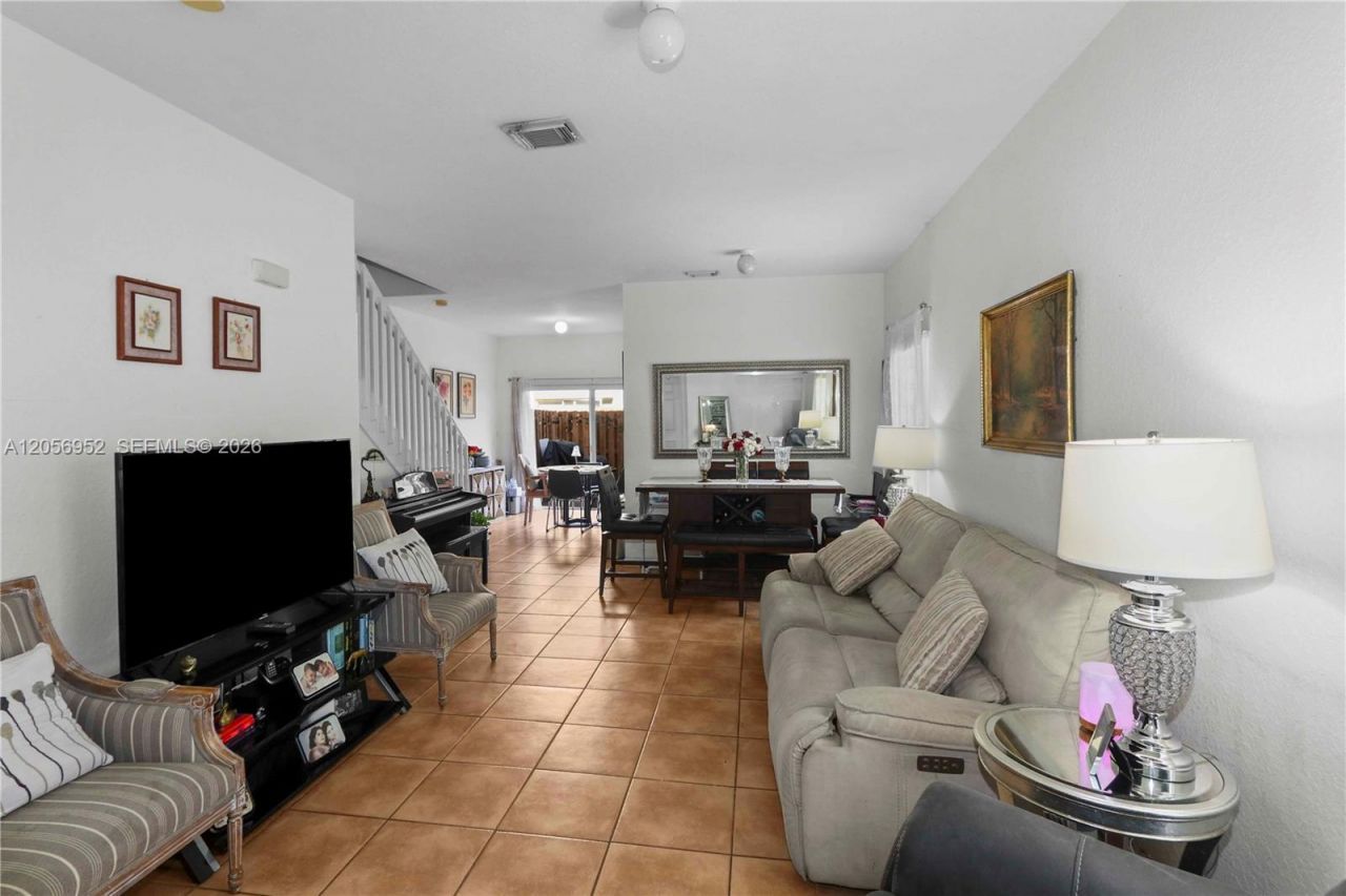 8242 NW 107th Ct , Unit 8-12, Doral, FL 33178 Photo
