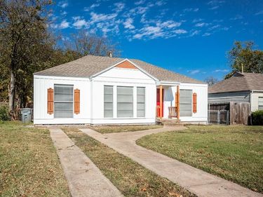 5829 E MOCKINGBIRD Lane, Dallas, TX 75206