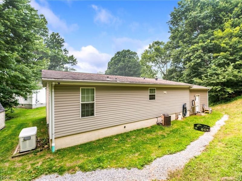 3306 Sycamore Drive, New Waterford, OH 44445 Photo 29