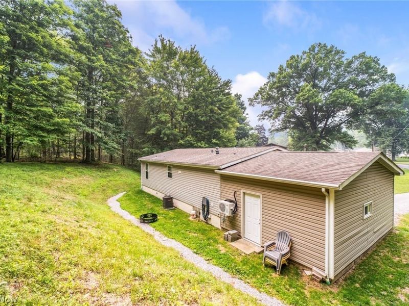 3306 Sycamore Drive, New Waterford, OH 44445 Photo 30