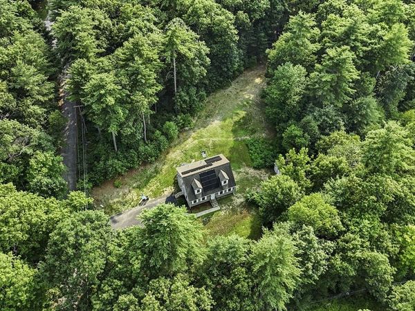 1 Lakeshore Dr, Monson, MA 01057