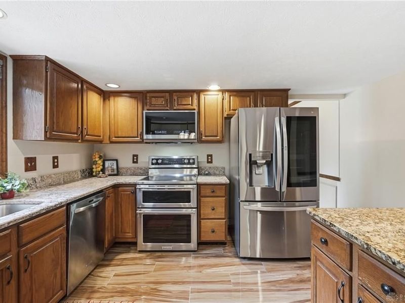 3468 Fairwood Drive, Beavercreek, OH 45432 Photo 21