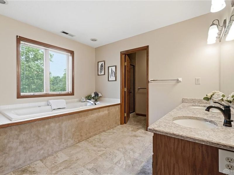 3468 Fairwood Drive, Beavercreek, OH 45432 Photo 52