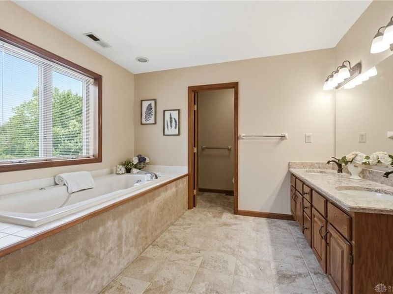 3468 Fairwood Drive, Beavercreek, OH 45432 Photo 53