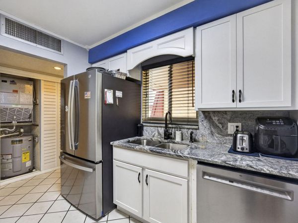 12027 GREENWAY Circle S, Unit 204, Royal Palm Beach, FL 33411