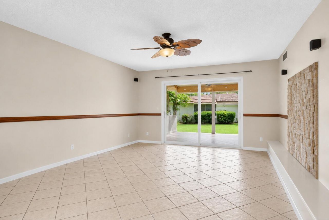 12027 Greenway Circle S, Unit 204, Royal Palm Beach, FL 33411 Photo