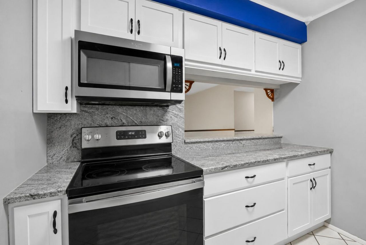 12027 Greenway Circle S, Unit 204, Royal Palm Beach, FL 33411 Photo