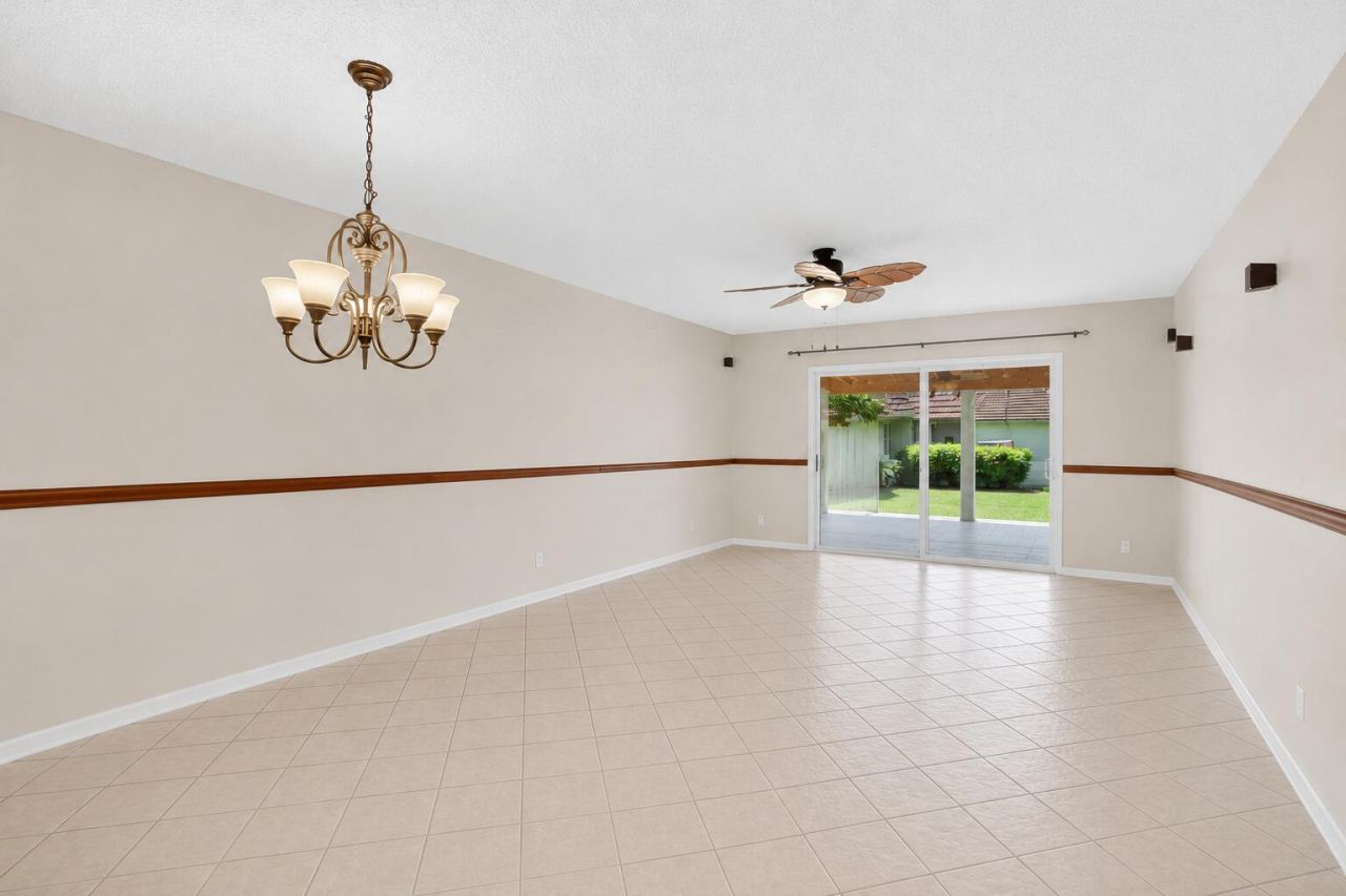 12027 Greenway Circle S, Unit 204, Royal Palm Beach, FL 33411 Photo