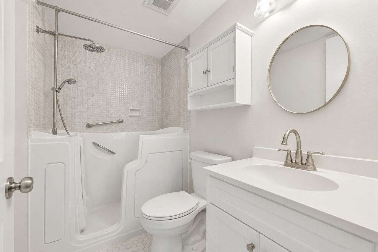 12027 Greenway Circle S, Unit 204, Royal Palm Beach, FL 33411 Photo