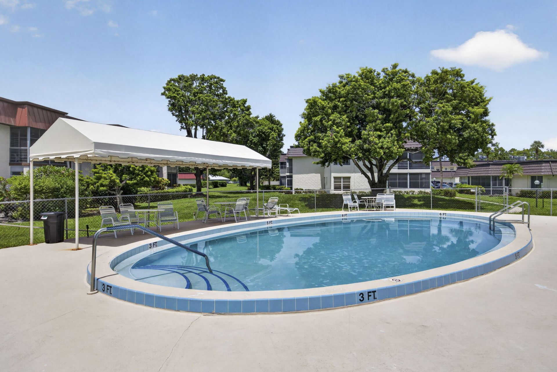 12027 Greenway Circle S, Unit 204, Royal Palm Beach, FL 33411 Photo