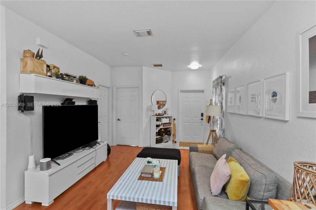 10720 NW 82nd Ter , Unit 1-8, Doral, FL 33178 Photo