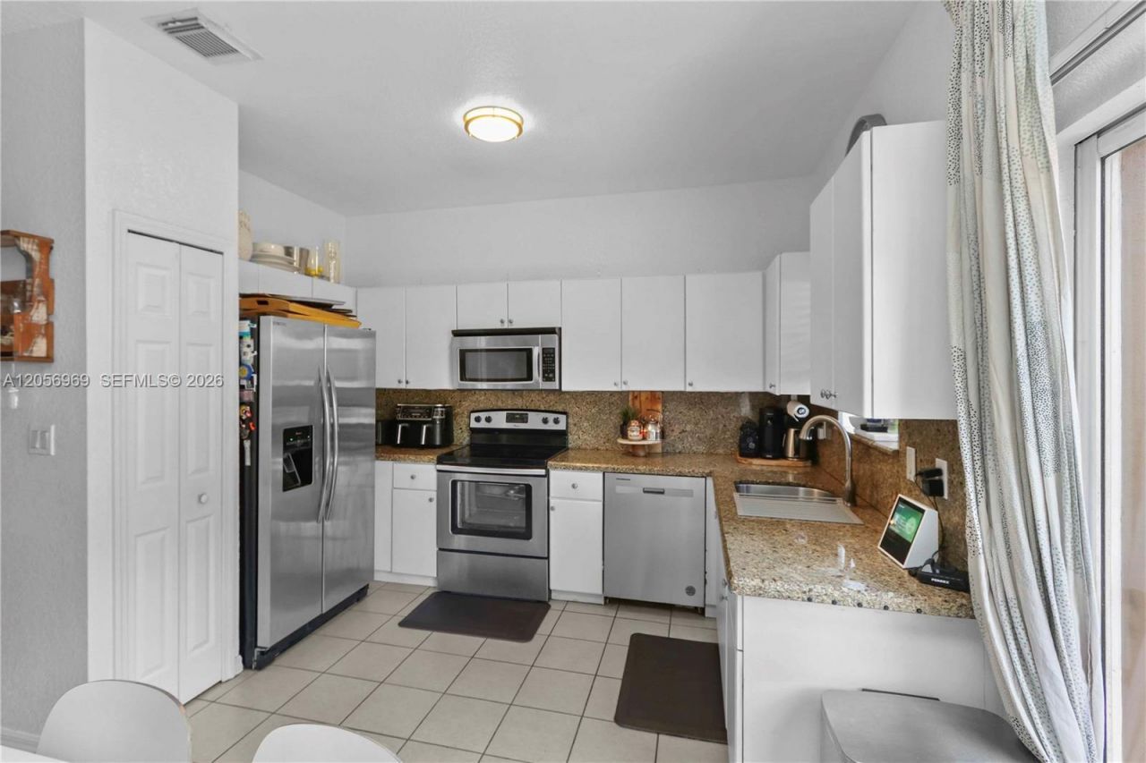 10720 NW 82nd Ter , Unit 1-8, Doral, FL 33178 Photo