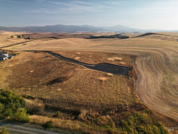 000 Mix Rd, Moscow, ID 83843