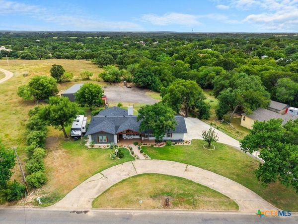 1806 Bridge Street , Gatesville, TX 76528