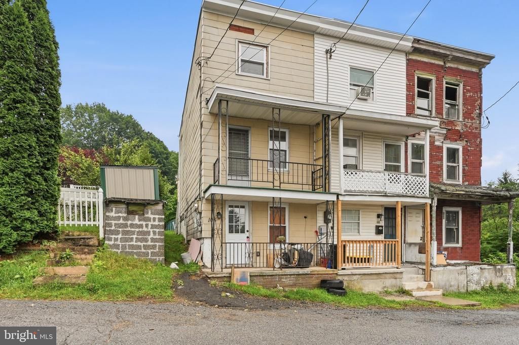 105 EAST STREET, MINERSVILLE, PA 17954