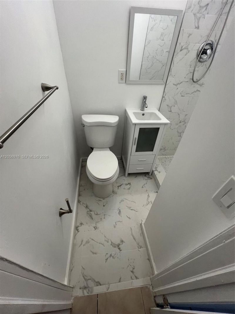 215 30th St, Unit 1, Miami Beach, FL 33140 Photo