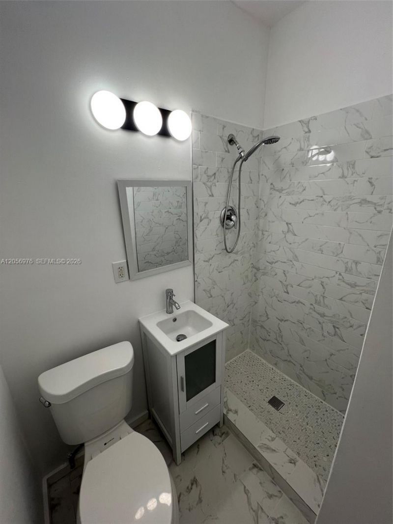 215 30th St, Unit 1, Miami Beach, FL 33140 Photo