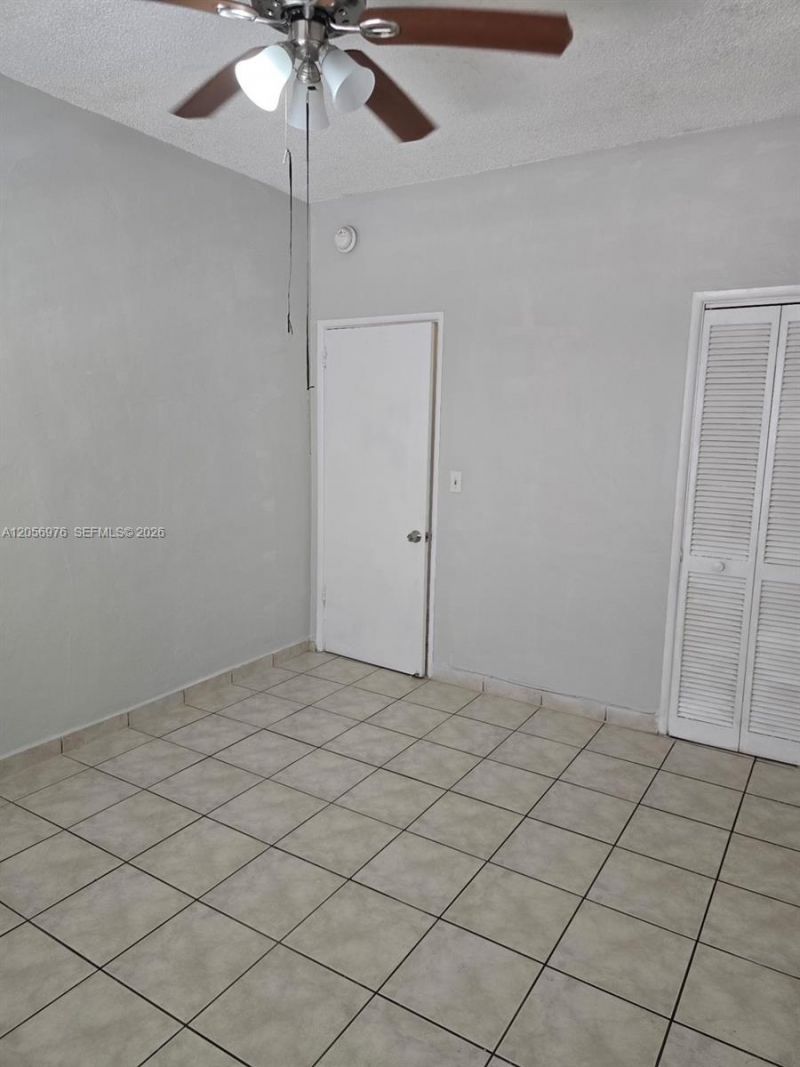 215 30th St, Unit 1, Miami Beach, FL 33140 Photo