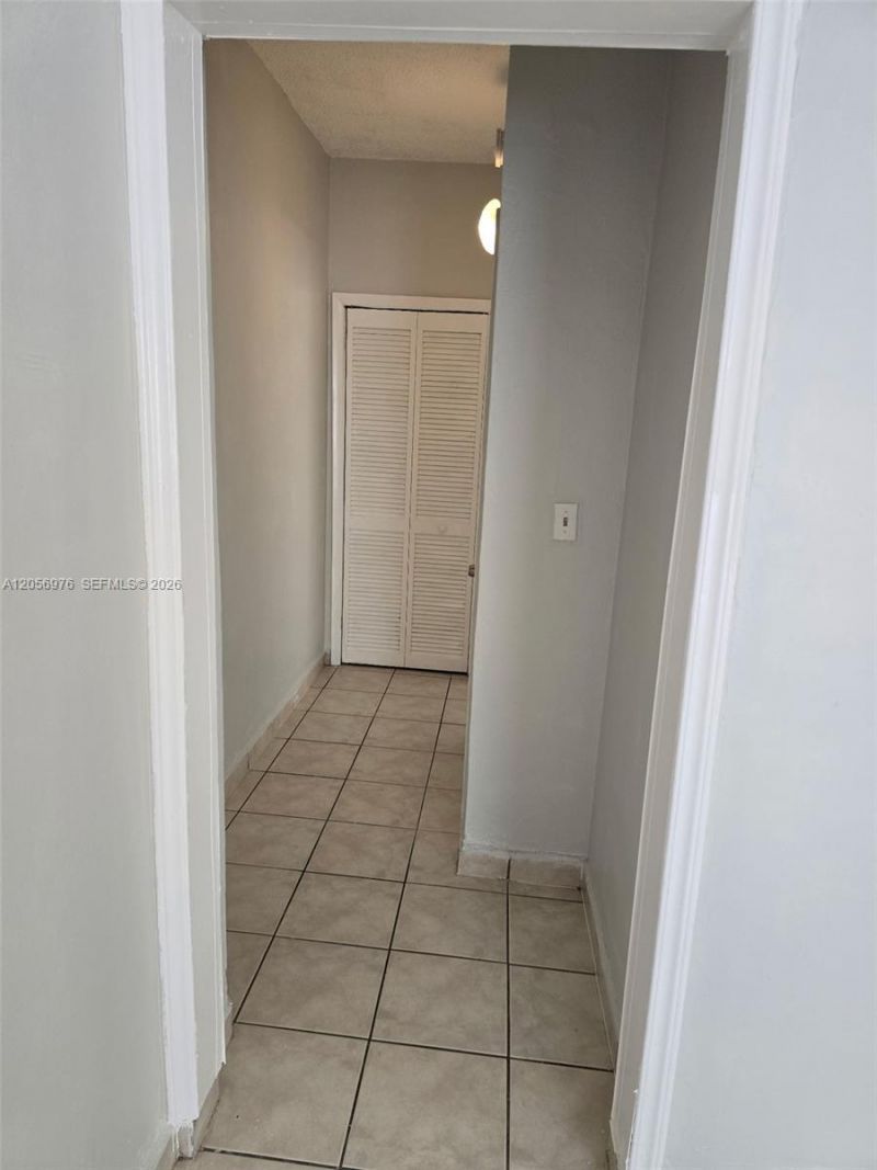 215 30th St, Unit 1, Miami Beach, FL 33140 Photo