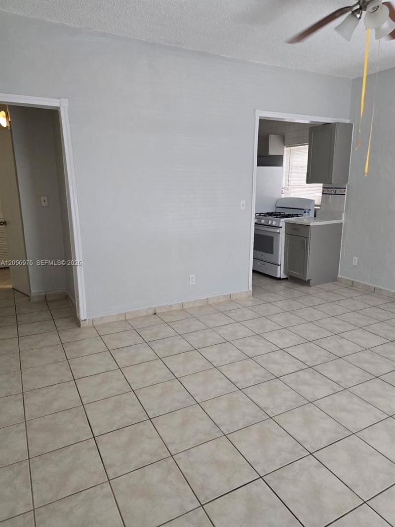 215 30th St, Unit 1, Miami Beach, FL 33140 Photo