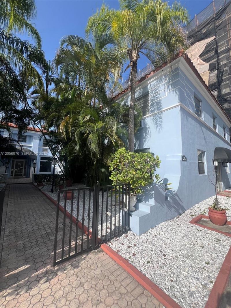 215 30th St, Unit 1, Miami Beach, FL 33140 Photo