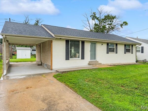 212 Briarwood Drive , Granite City, IL 62040