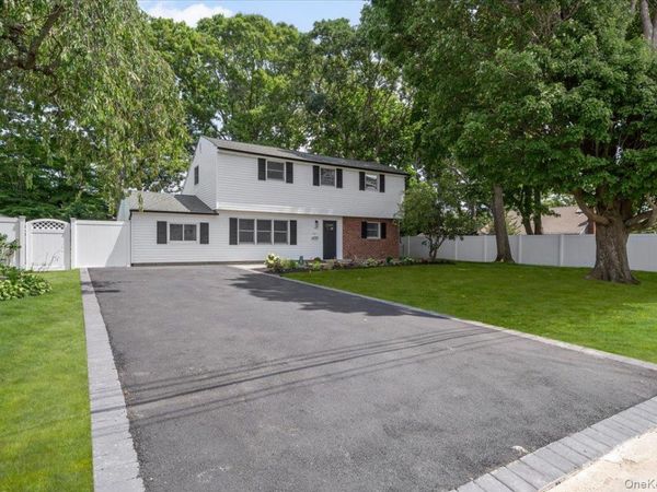 103 Bonnie Road, Oakdale, NY 11769
