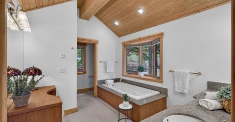 2211 Silver Fox Court, Truckee, CA 96161 Photo