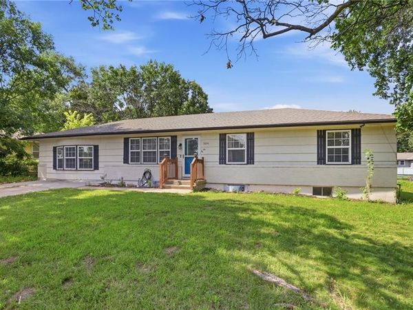 304 E South Street, Harrisonville, MO 64701