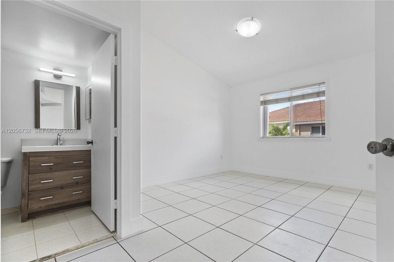 13165 SW 64th Ter, Unit 1008, Miami, FL 33183 Photo