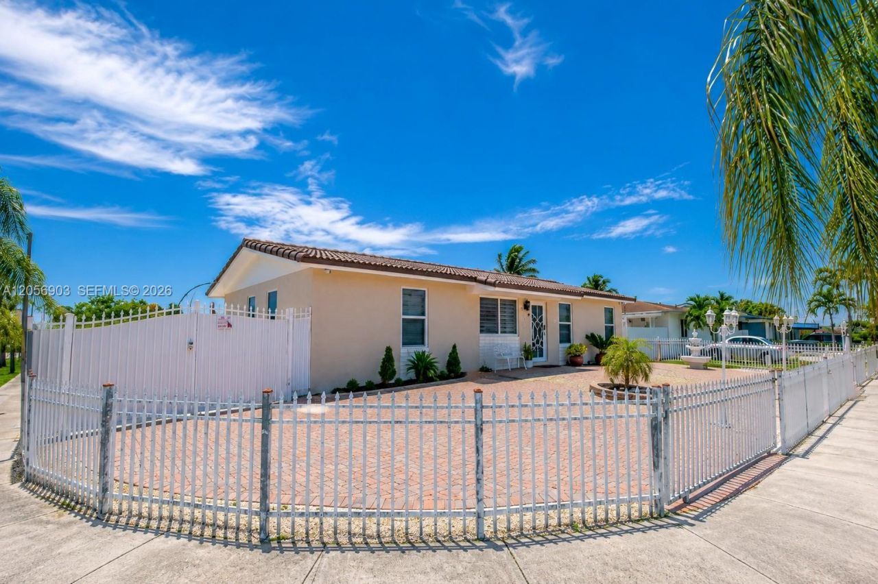 25305 SW 124 Ct , Homestead, FL 33032 Photo