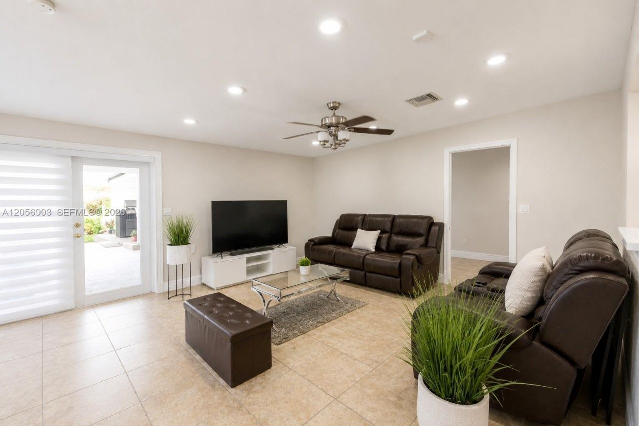 25305 SW 124 Ct , Homestead, FL 33032 Photo