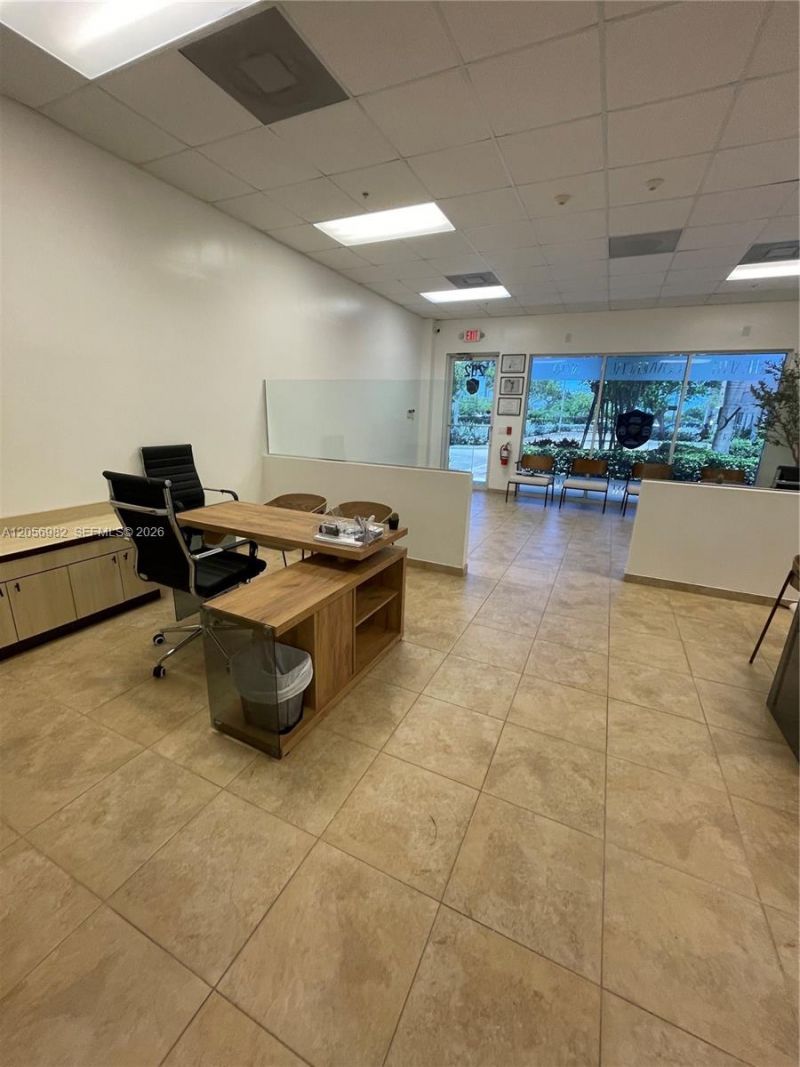 951 Sansburys Way , Unit 202, West Palm Beach, FL 33411 Photo