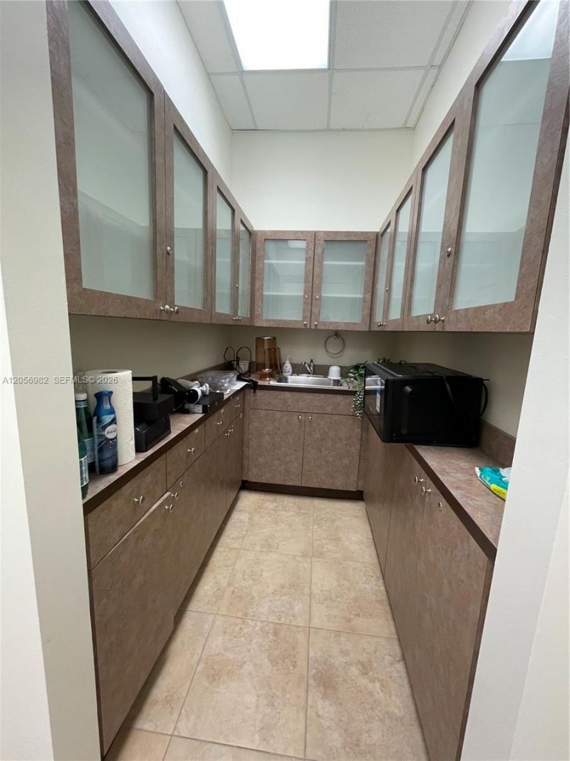 951 Sansburys Way , Unit 202, West Palm Beach, FL 33411 Photo