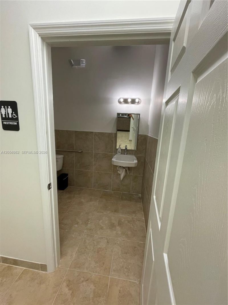 951 Sansburys Way , Unit 202, West Palm Beach, FL 33411 Photo