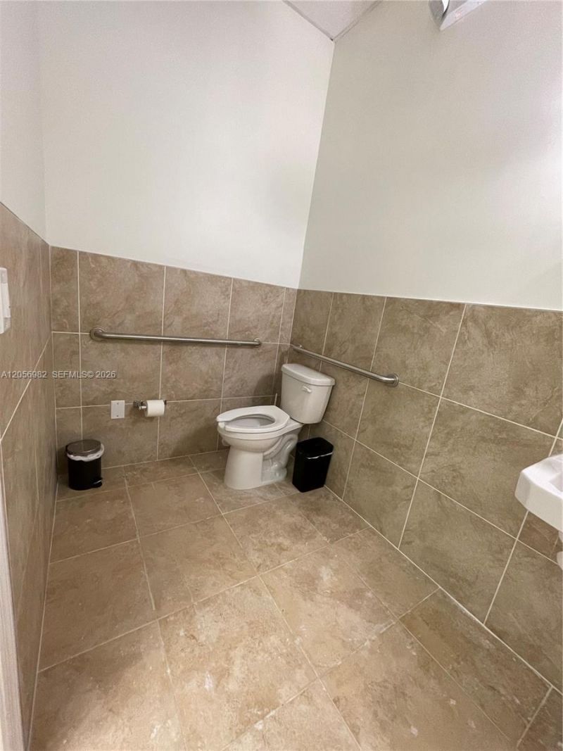 951 Sansburys Way , Unit 202, West Palm Beach, FL 33411 Photo