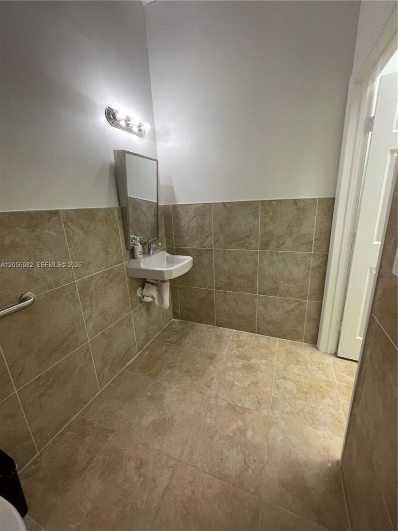 951 Sansburys Way , Unit 202, West Palm Beach, FL 33411 Photo