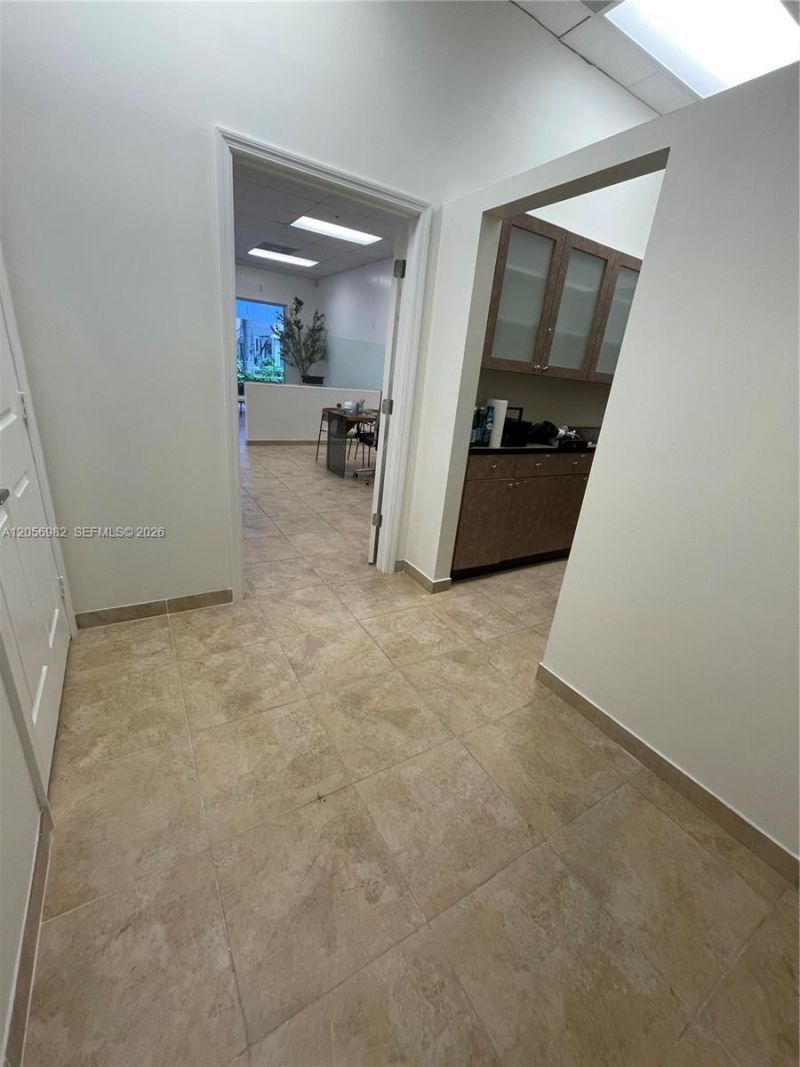 951 Sansburys Way , Unit 202, West Palm Beach, FL 33411 Photo