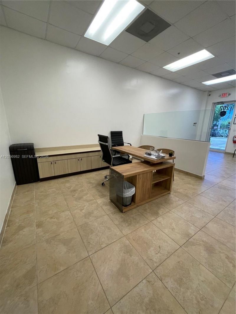 951 Sansburys Way , Unit 202, West Palm Beach, FL 33411 Photo