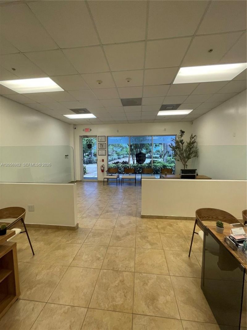 951 Sansburys Way , Unit 202, West Palm Beach, FL 33411 Photo